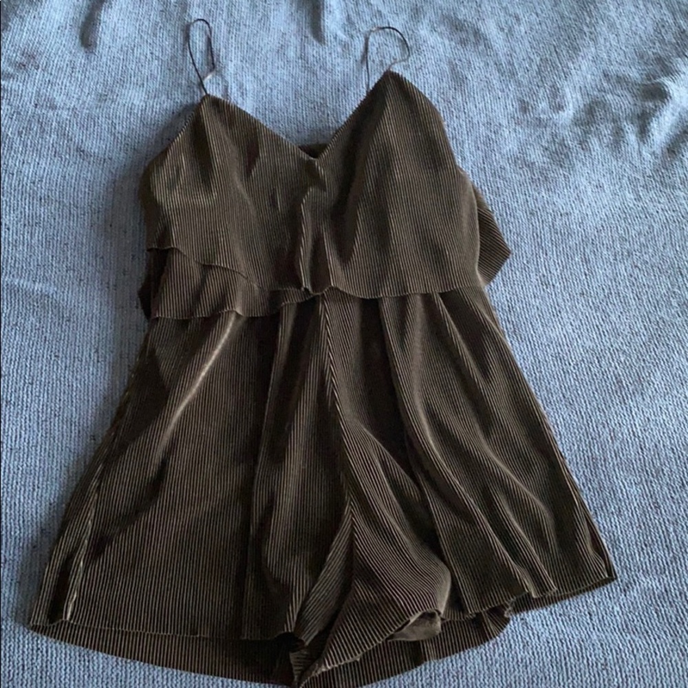 Cute romper!